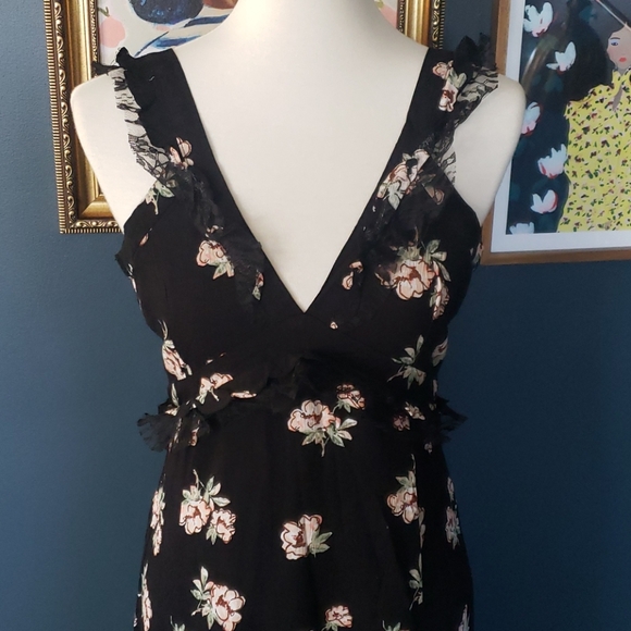 Floral Maxi Dress - Picture 5 of 8